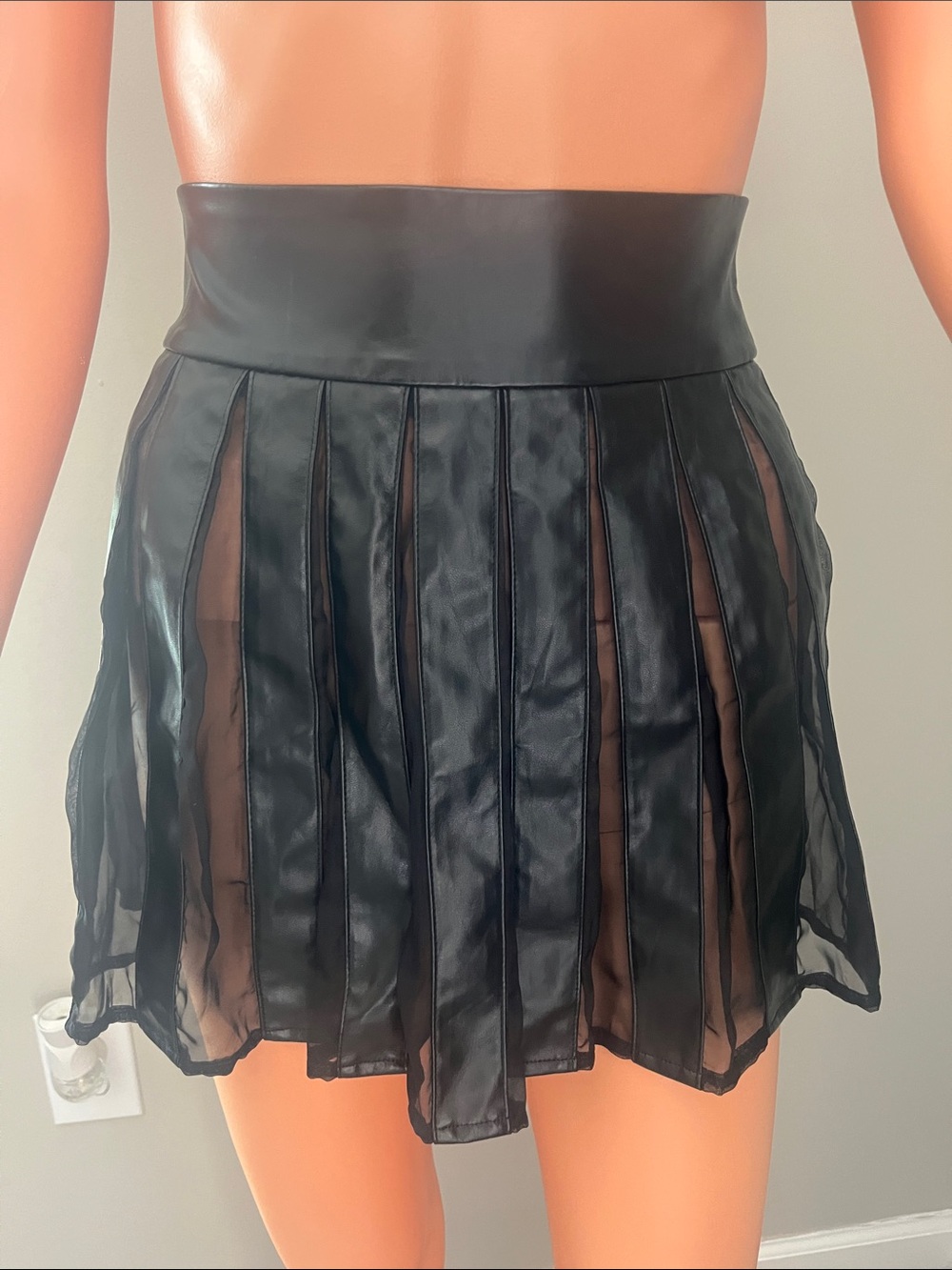 ‼️NWT‼️Dolls Kill Sugar Thrillz Black Faux Leather Mini Pleated Skirt XS